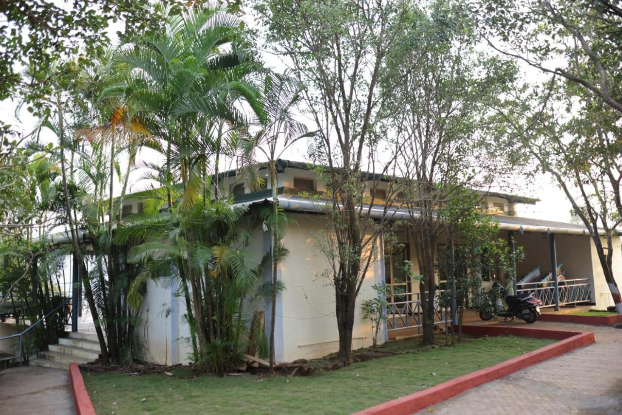 Nisarg Farm Mulshi Bed & Breakfast Ngoại thất bức ảnh