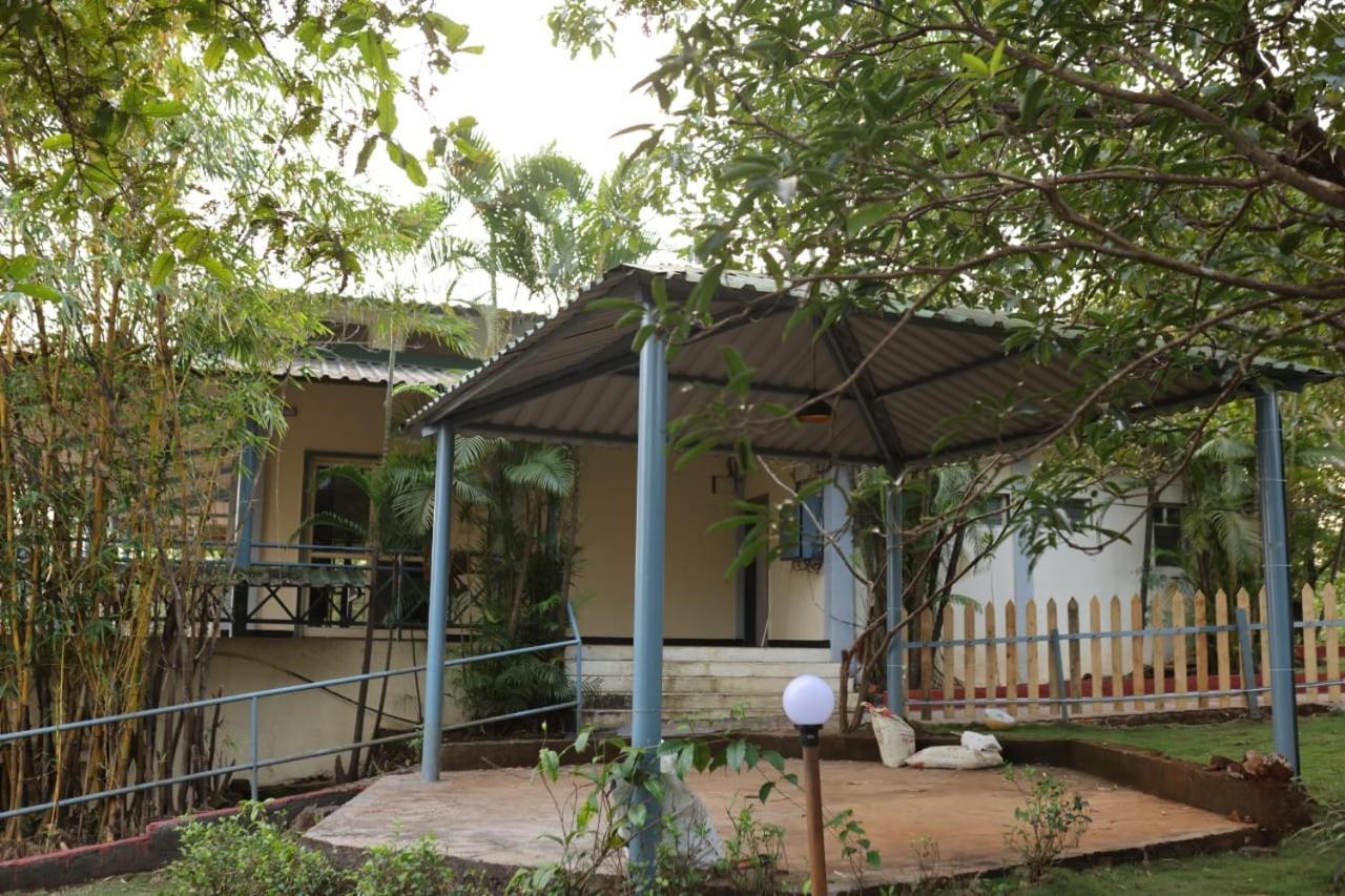 Nisarg Farm Mulshi Bed & Breakfast Ngoại thất bức ảnh